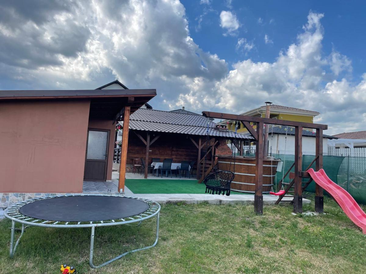 Casa Alba Hotel Sandulesti Екстериор снимка