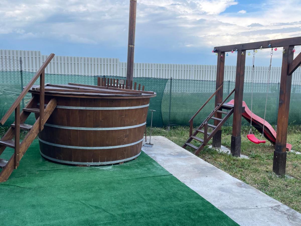 Casa Alba Hotel Sandulesti Екстериор снимка